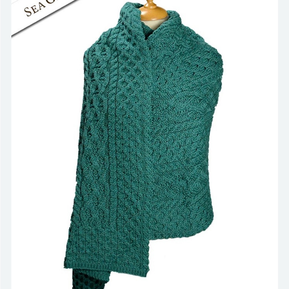 Turquoise Cable Knit Wrap 100% Virgin Wool - image 4